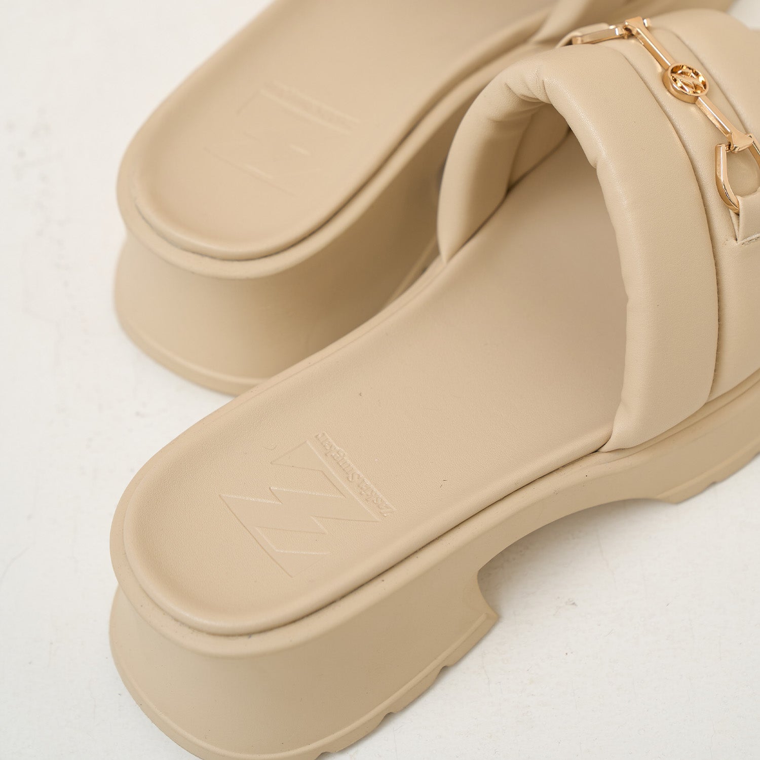 Brisa Puffy Platform Sandals