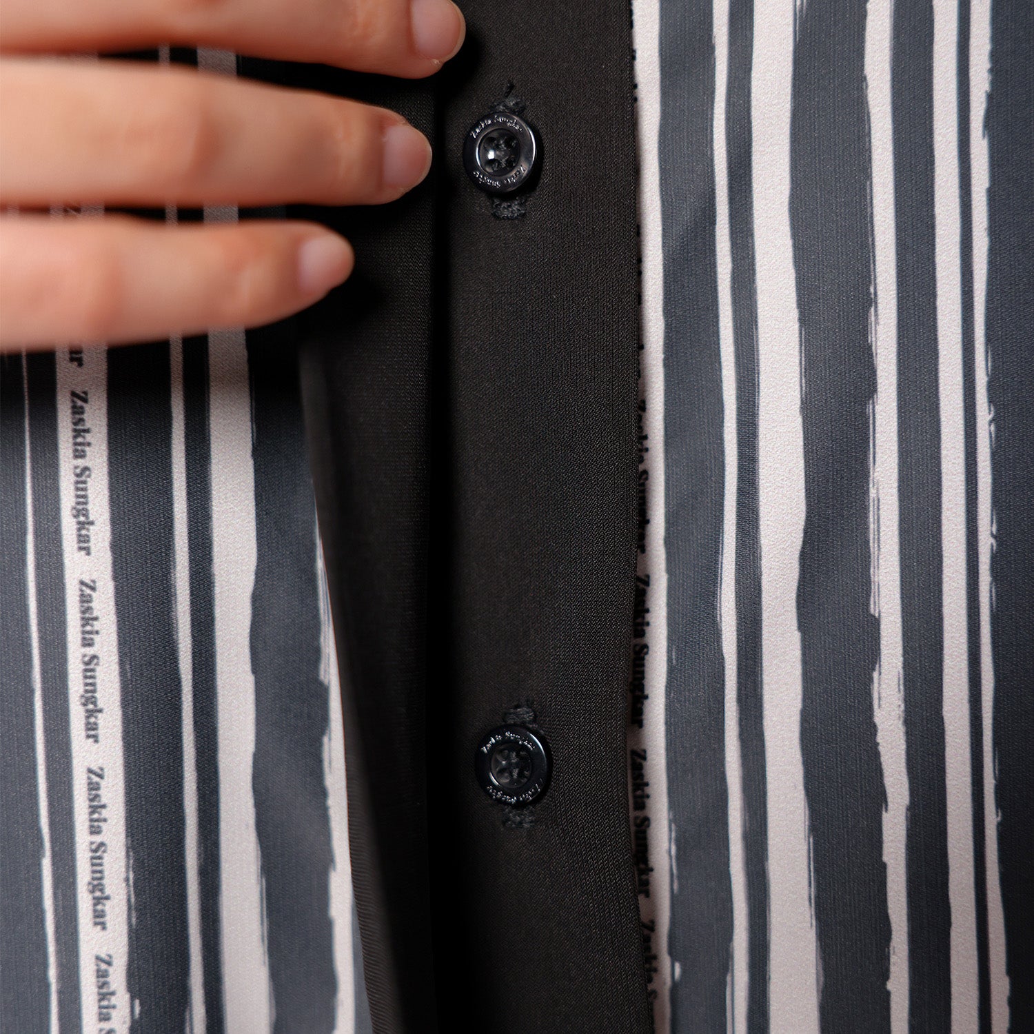 Luzzi Abaya