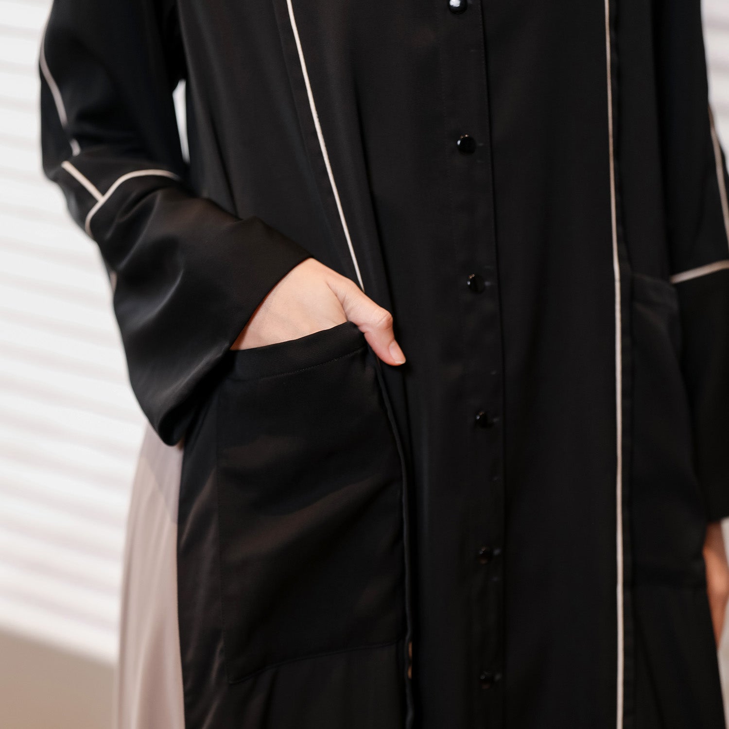 Qamara Abaya
