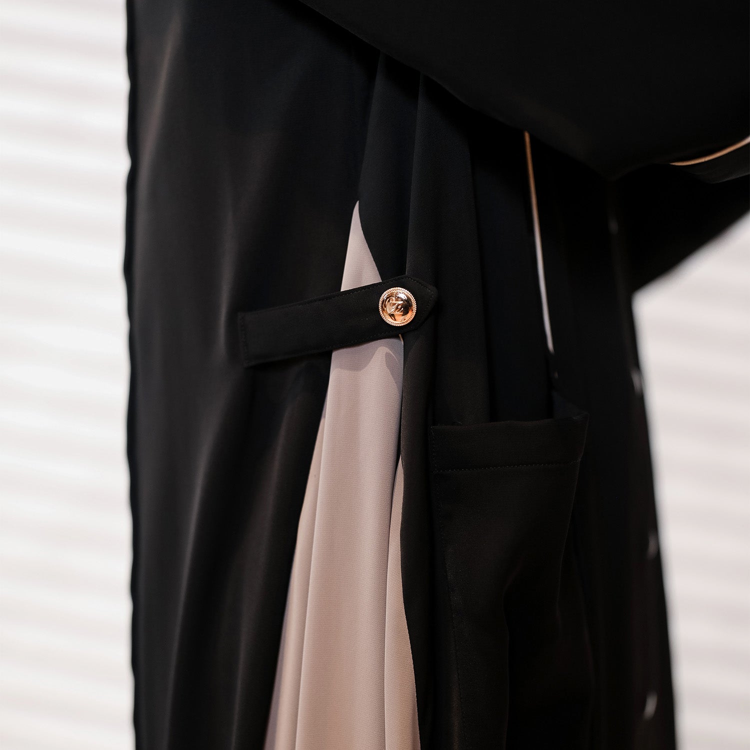 Qamara Abaya