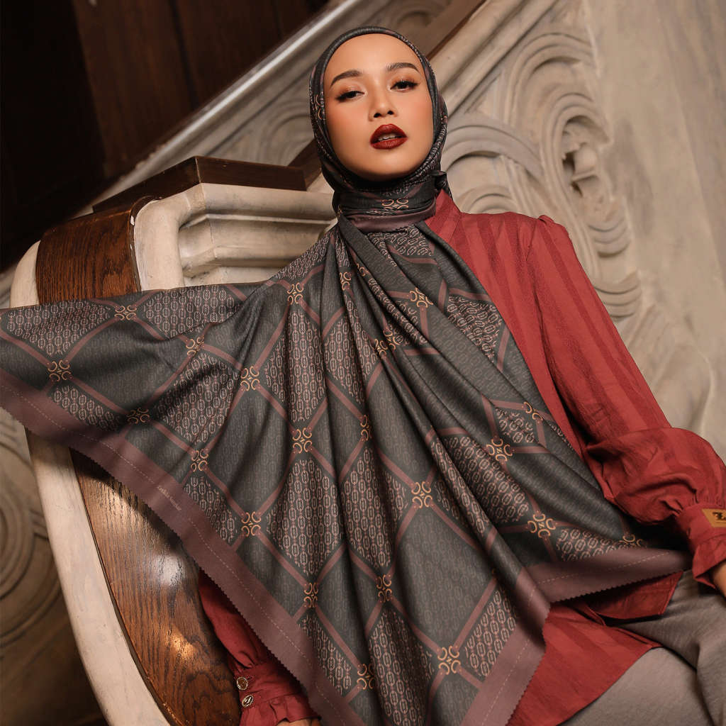 Square Chain Scarf
