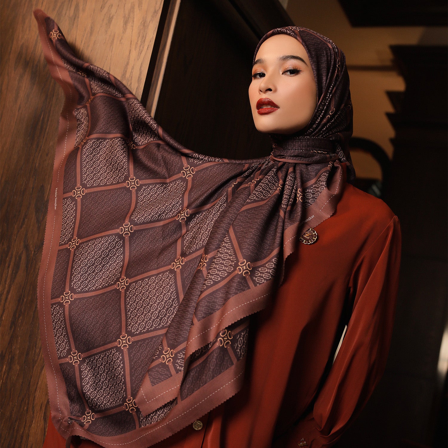 Square Chain Scarf