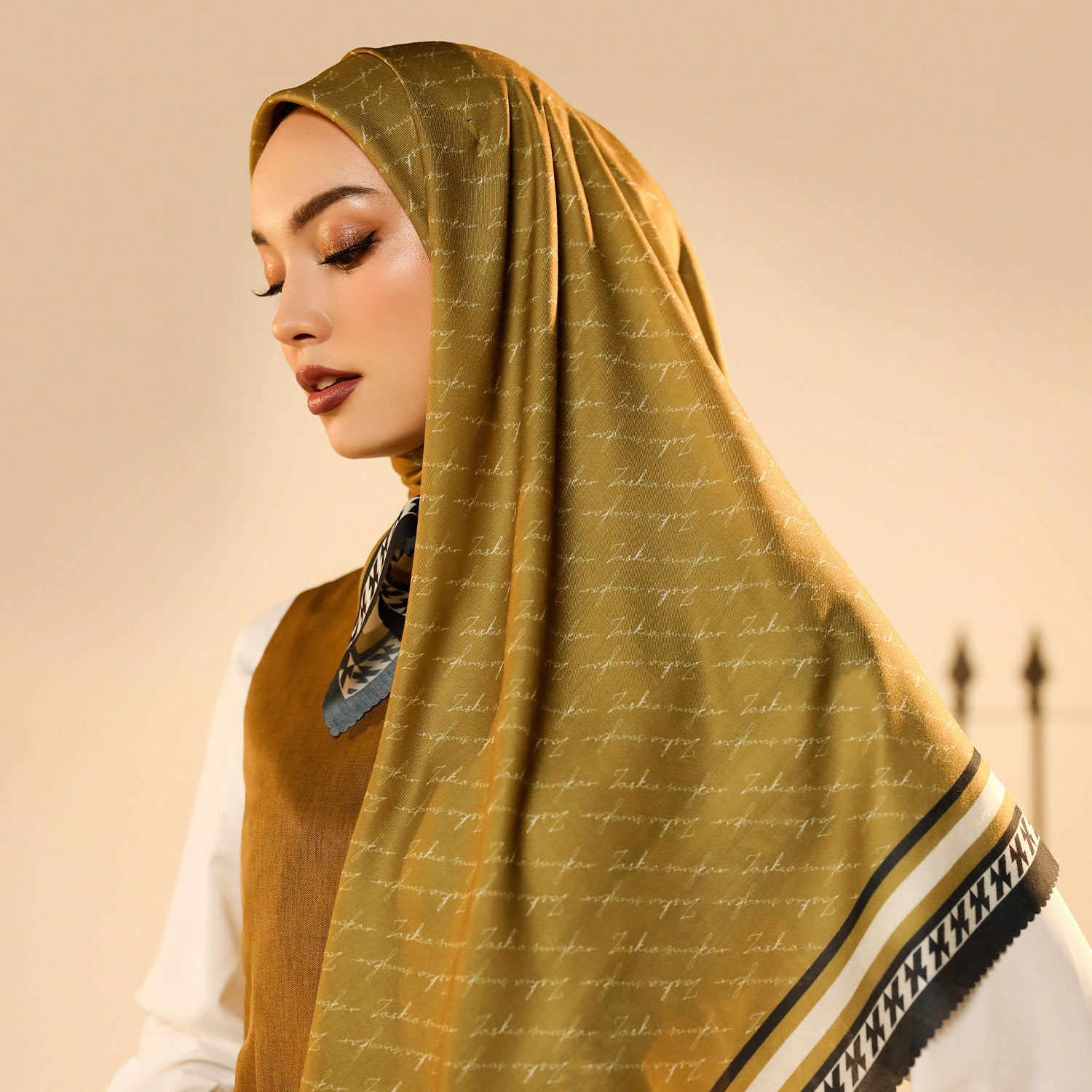 Zhafira Scarf