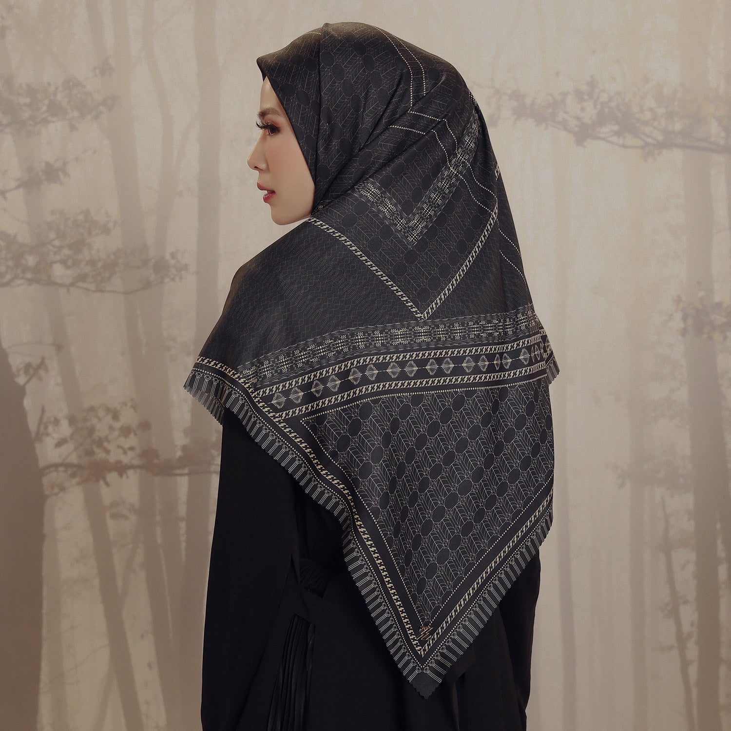 Zayba Scarf Minor