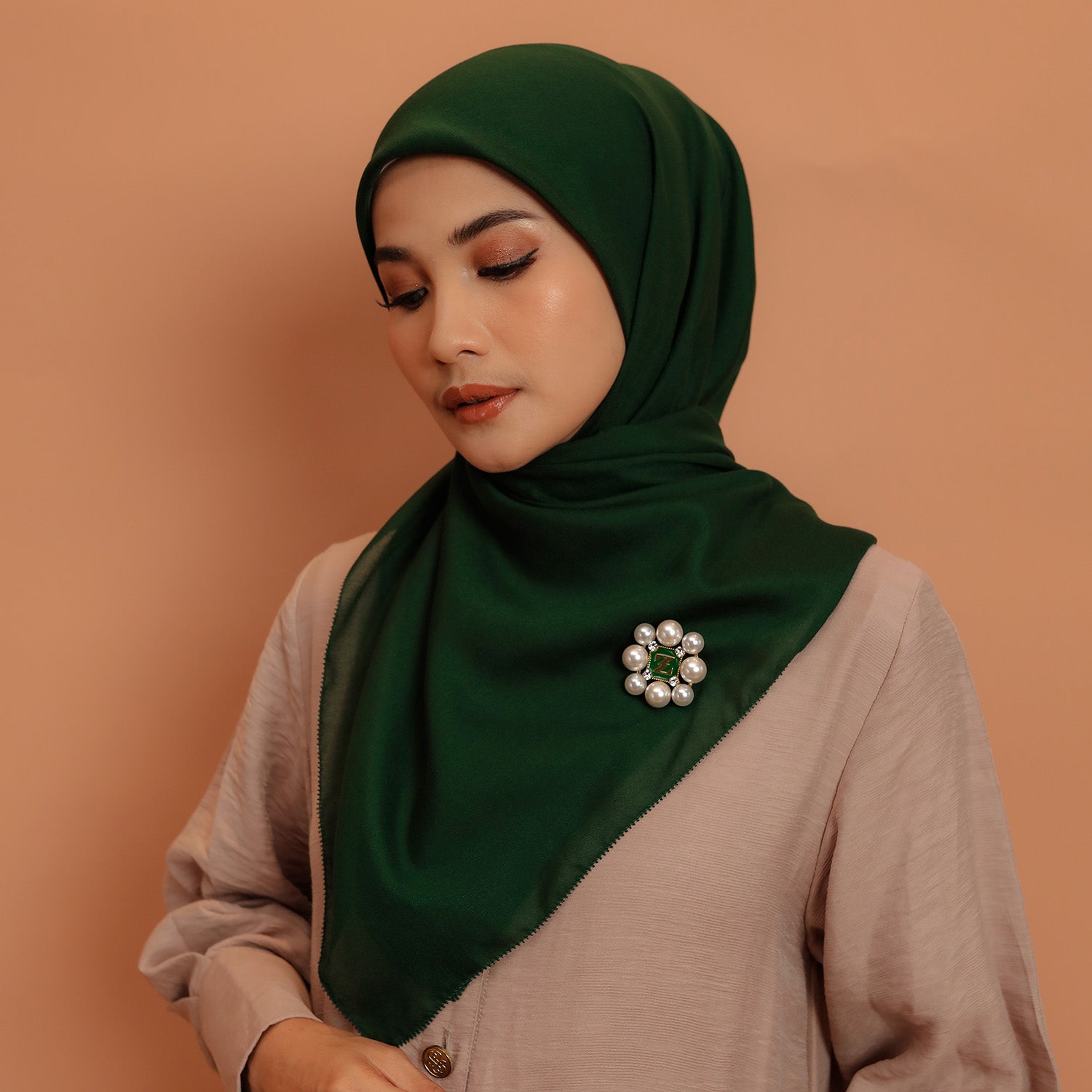 Gyura Blouse Avocado With Giana Scarf Forest Green