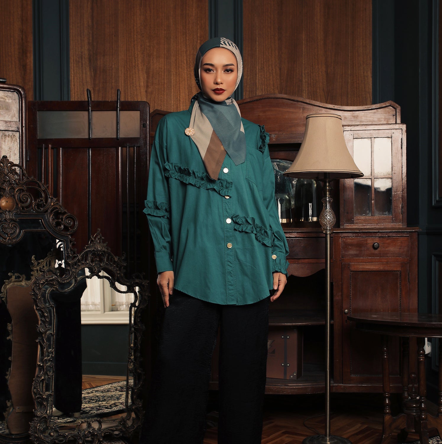 Gyura Blouse Turquoise With Lena Pants Sage